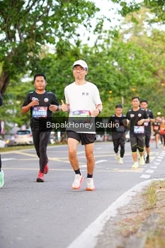 Runner Photo 4134975