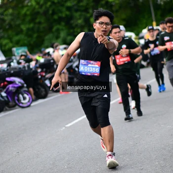 Runner Photo 4135041