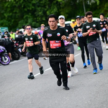 Runner Photo 4135054