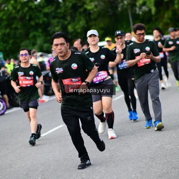 Runner Photo 4135071