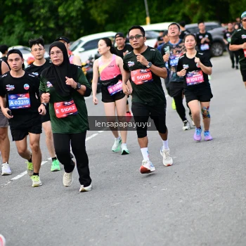 Runner Photo 4135113