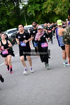 Runner Photo 4135173