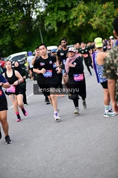 Runner Photo 4135176