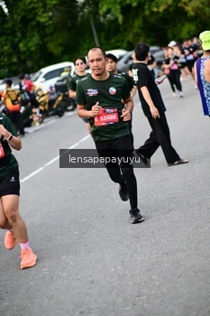 Runner Photo 4135190
