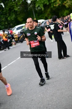 Runner Photo 4135198