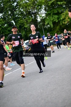Runner Photo 4135236