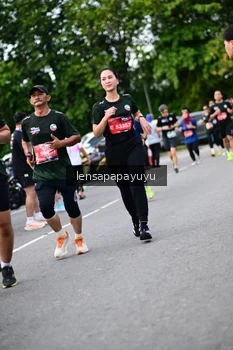Runner Photo 4135260