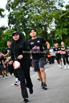 Runner Photo 4135435