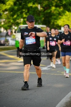 Runner Photo 4135437