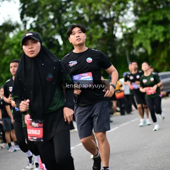Runner Photo 4135444