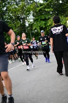 Runner Photo 4135452