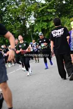 Runner Photo 4135455
