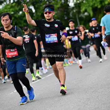 Runner Photo 4135497