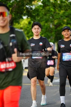 Runner Photo 4135501