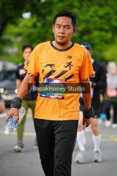 Runner Photo 4135594