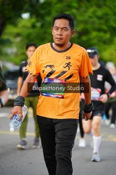 Runner Photo 4135604