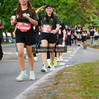 Runner Photo 4135616