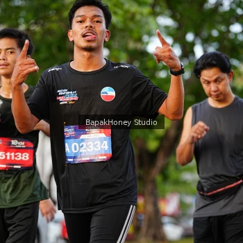 Runner Photo 4135659