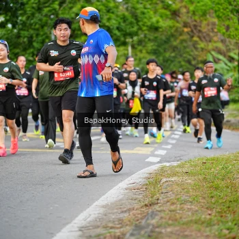 Runner Photo 4135661