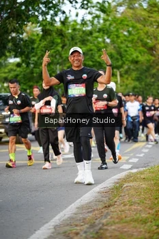 Runner Photo 4135662
