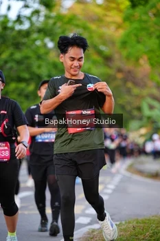 Runner Photo 4135694