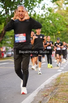 Runner Photo 4135716