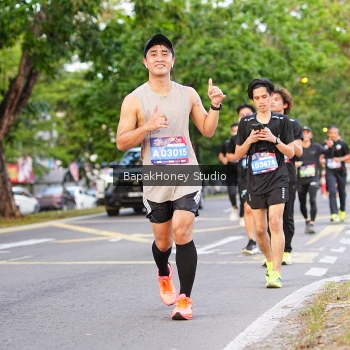 Runner Photo 4135725