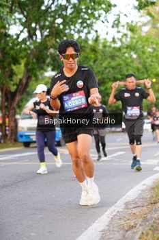 Runner Photo 4135728