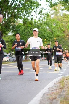 Runner Photo 4135729