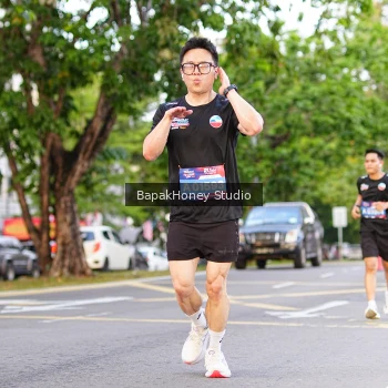 Runner Photo 4135735
