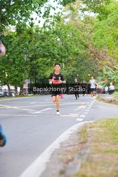 Runner Photo 4135737