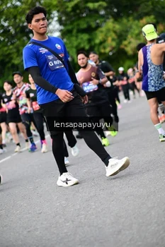 Runner Photo 4135748