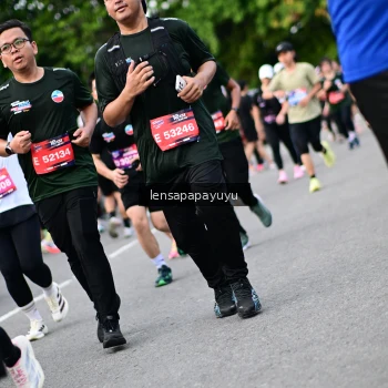 Runner Photo 4135764