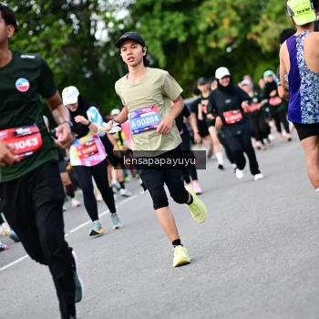 Runner Photo 4135772