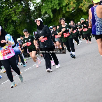 Runner Photo 4135776