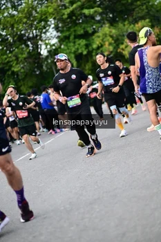 Runner Photo 4135836
