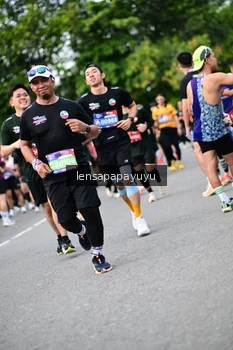 Runner Photo 4135842