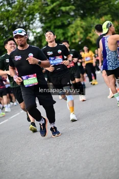 Runner Photo 4135844