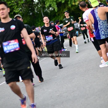 Runner Photo 4135874