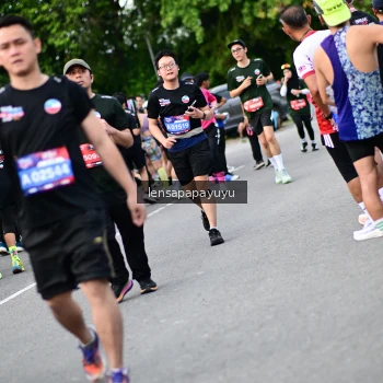 Runner Photo 4135876