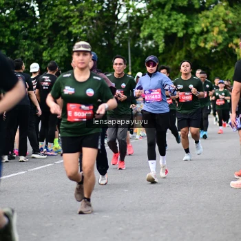 Runner Photo 4135960