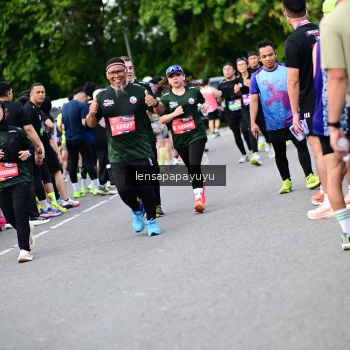 Runner Photo 4135991