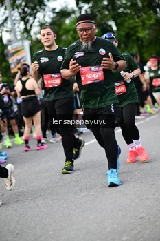 Runner Photo 4135996
