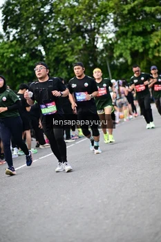 Runner Photo 4136013