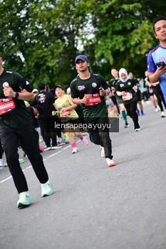 Runner Photo 4136026