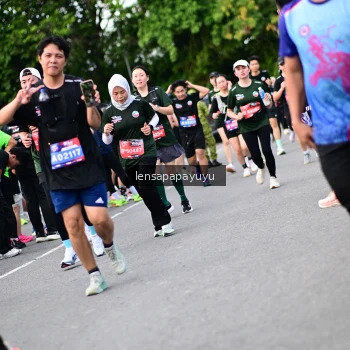 Runner Photo 4136036