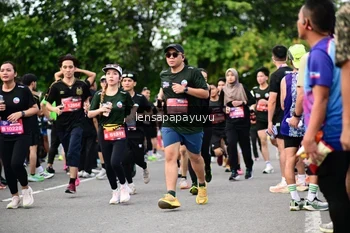 Runner Photo 4136109