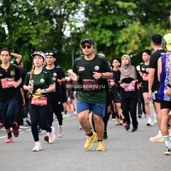 Runner Photo 4136115