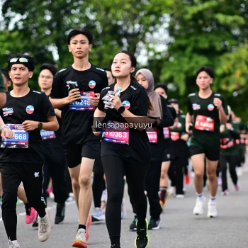 Runner Photo 4136124