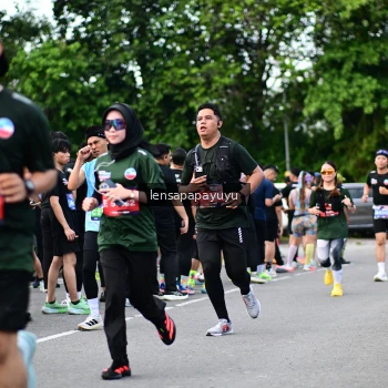 Runner Photo 4136200